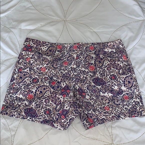 NEVER WORN ANN TAYLOR SHORTS - Picture 1 of 4